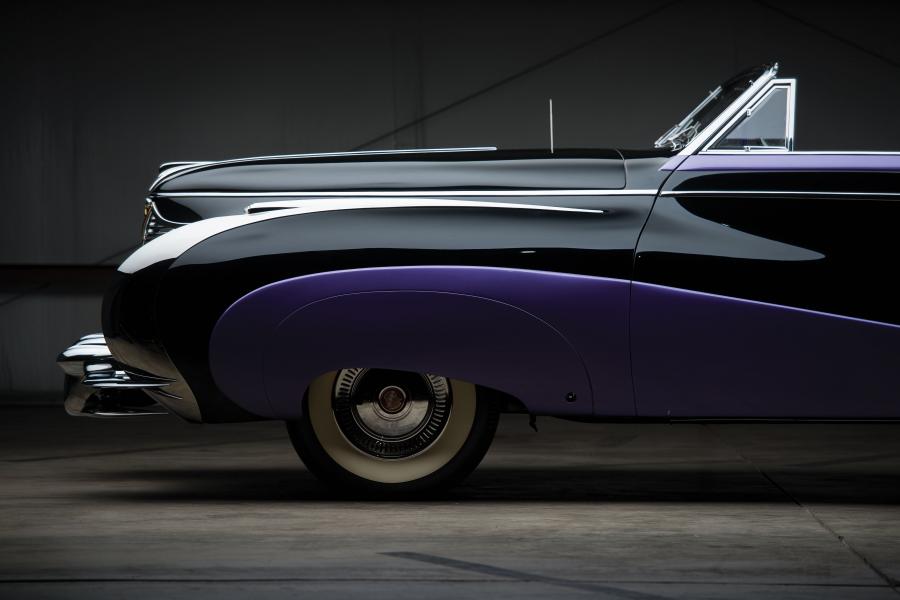 Детали экстерьера Cadillac Series 62 Custom Cabriolet by Saoutchik 1948 года  (фото 21 из 32)